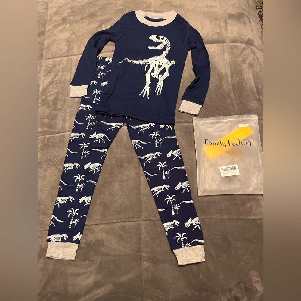 Brand new size 5 trex pajamas